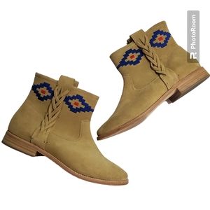 Soludos Boots Booties Western Southwestern Aztec Embroidered Boho Tan Size 9